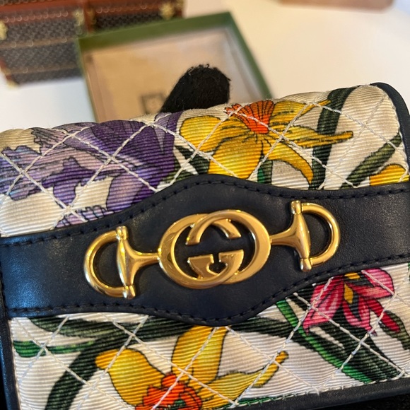 🎀Gucci Zumi Flap Card Case Quilted Flora Canvas Blue, Neutral, Print,Multicolor - Picture 6 of 7